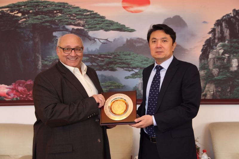 President of Ain Shams University discusses cooperation with the Medical Academy in Tianjin, China