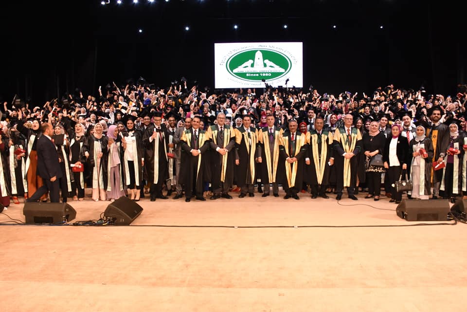 Ain Shams University President attends the graduation ceremony of the 2019 Faculty of Business