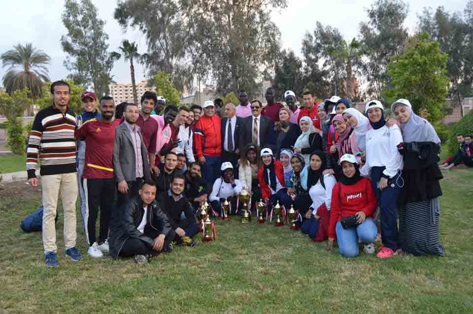 جامعة عين شمس تحصد 10 كؤوس في اليوم الرياضي الثقافي الاجتماعي للمدن الجامعية بجامعة طنطا
