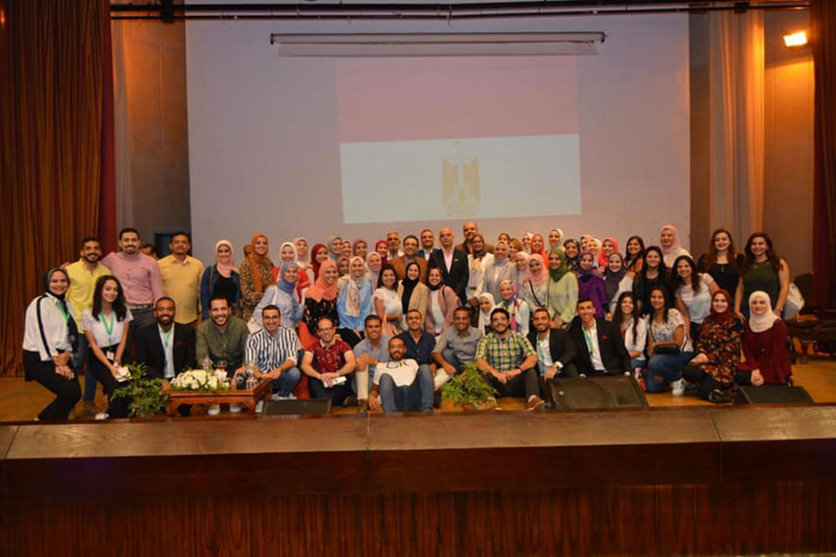 The first forum for graduates of the Faculty of Dentistry