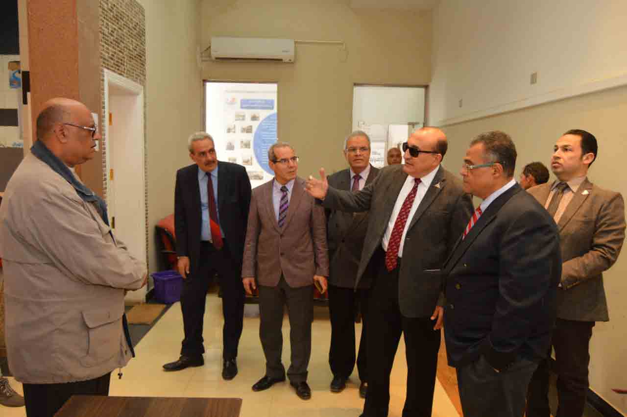 جولة نائب رئيس جامعة عين شمس للتعليم و الطلاب بكلية التربية‎