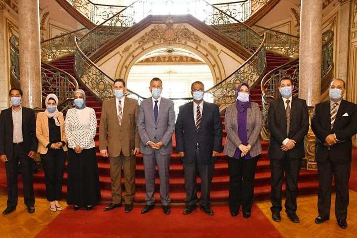 The E-Services Center team at the Supreme Council of Universities and the Ministry of Communications praises the technology infrastructure of Ain Shams University