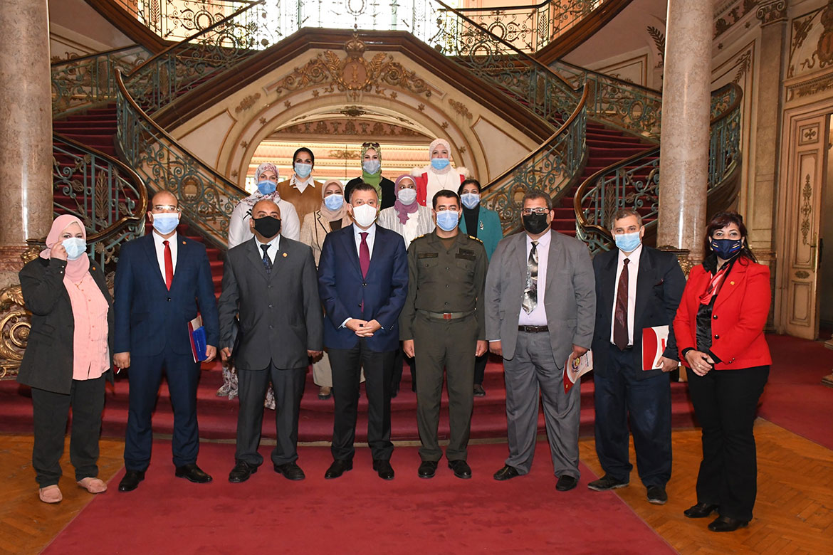 Prof. Dr. Mahmoud El-Metini honors a number of faculty members and workers