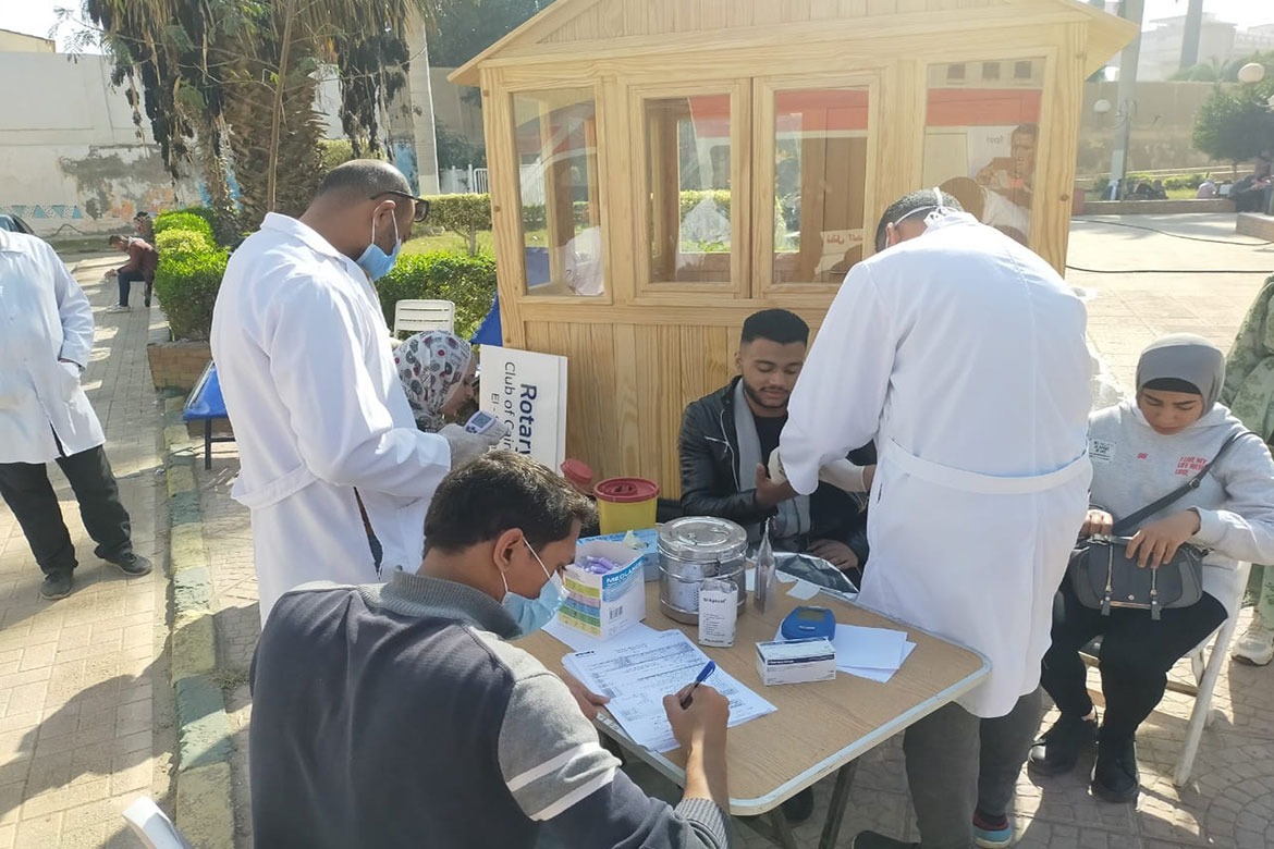 Faculty of Al-Alsun hosts a campaign of blood donatation from the Ministry of Health