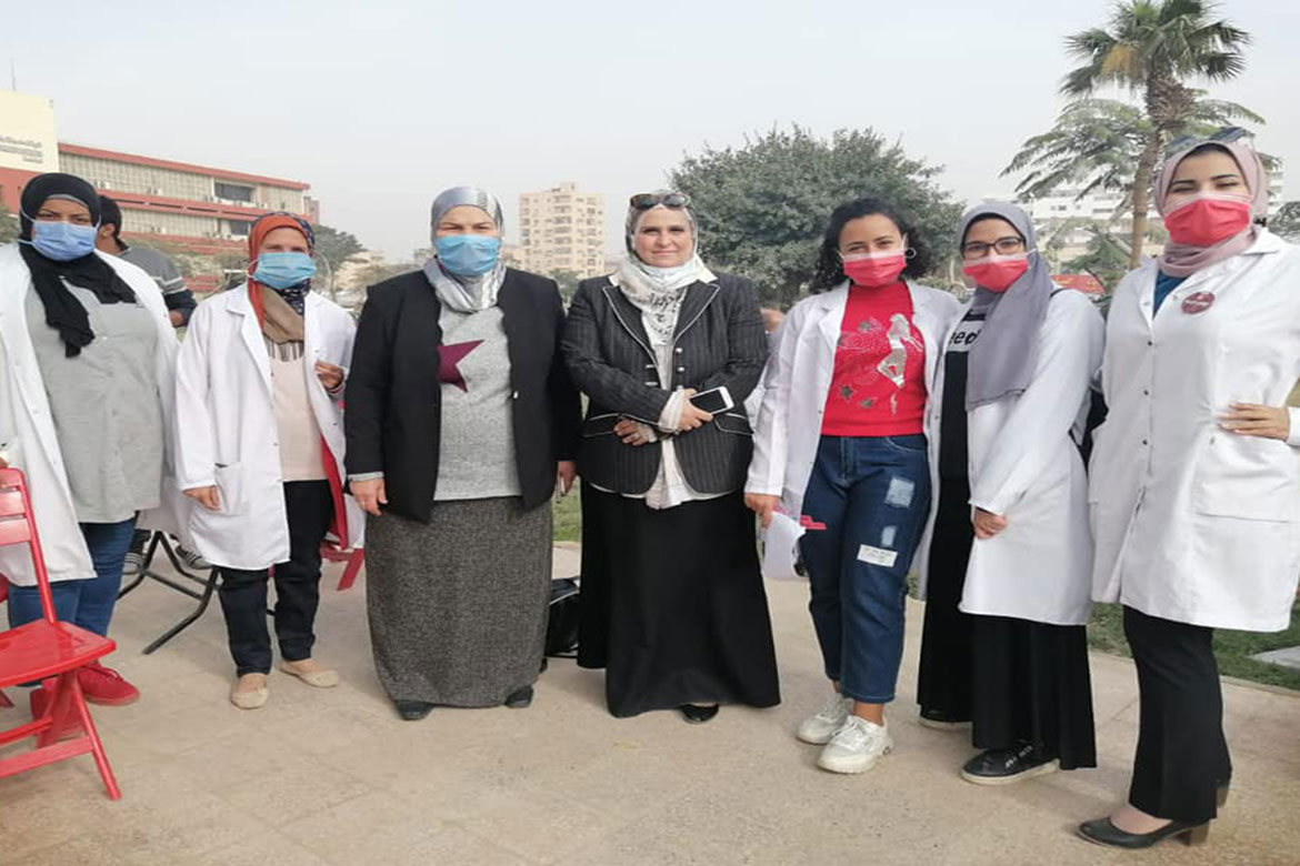 الاتحاد المصري لطلاب كليات الصيدلة ينظم حملة توعية بأهمية التبرع بالدم بآداب عين شمس