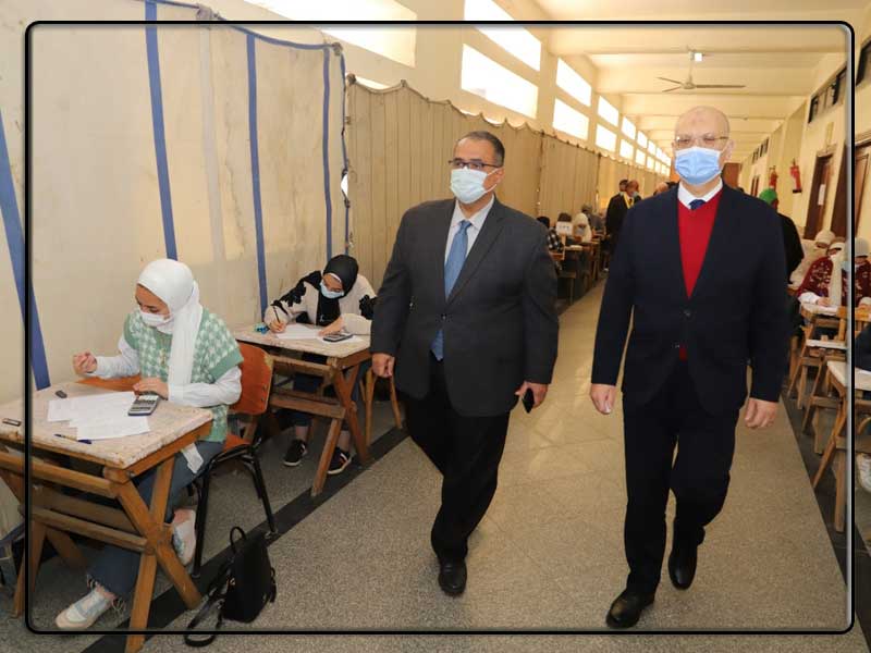 The Vice President of Ain Shams University and the Dean of the Faculty of Business inspect the examination panels