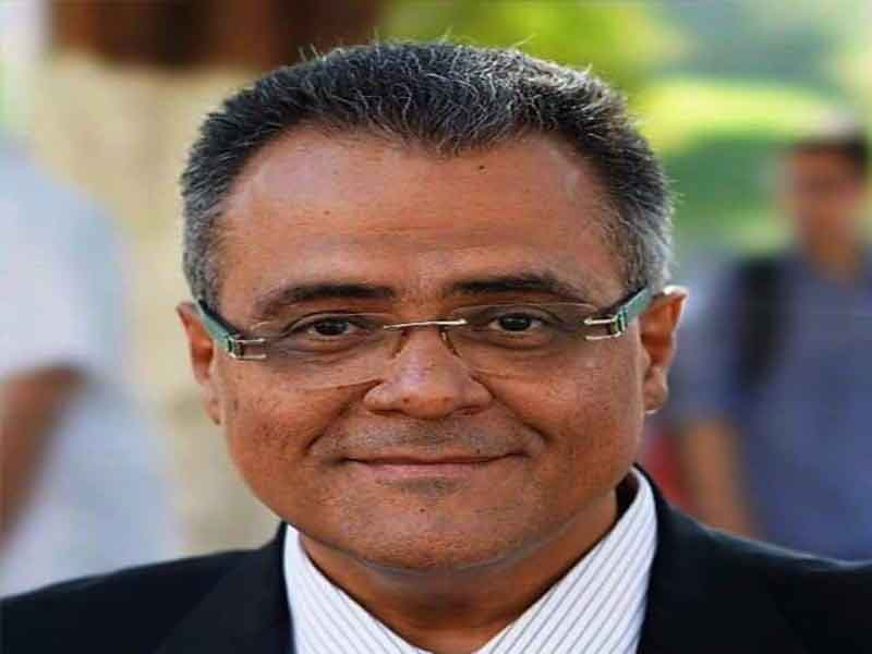 نائب رئيس جامعة عين شمس يتفقد الانتخابات الطلابية بكلية الآثار
