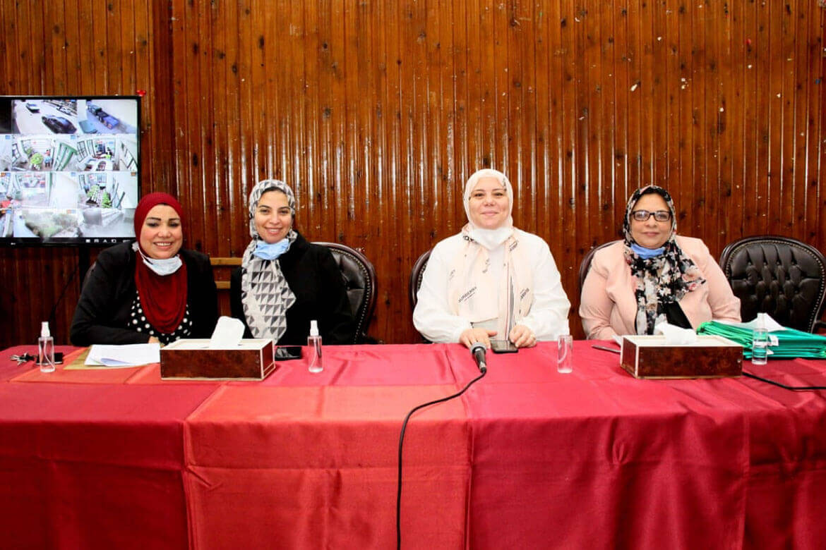 Training workshop on how to plant roofs and recycle waste for students with disabilities