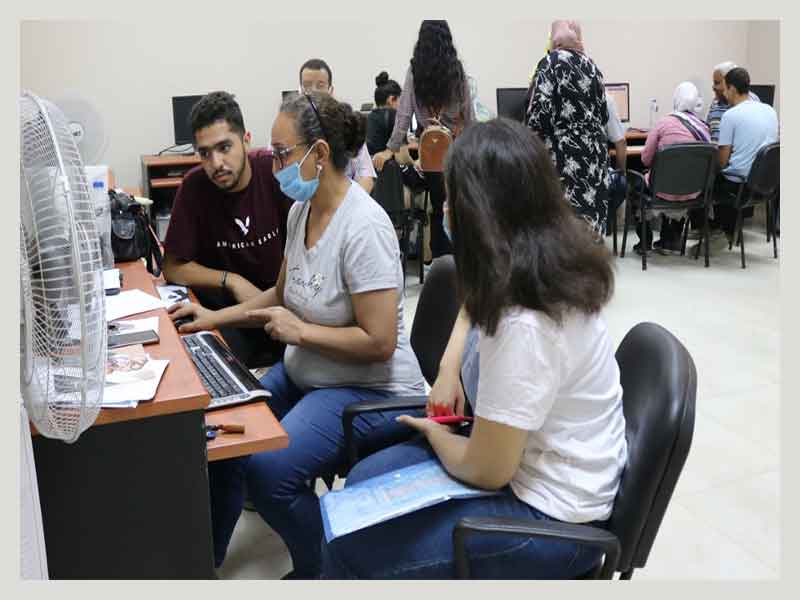 إقبال على معامل التنسيق الإلكتروني بجامعة عين شمس في المرحلة الثانية باستقبال 1153 طالبًا في اليوم الأول
