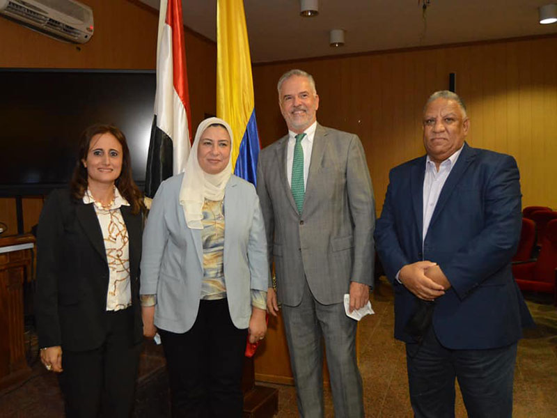 The Plenipotentiary Colombian Minister in Cairo participates in the cultural day at the Faculty of Al-Alsun