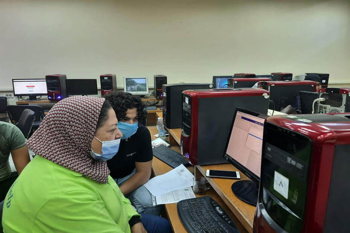 One thousand two hundred and thirty-nine students received by the electronic coordination lab at Ain Shams University