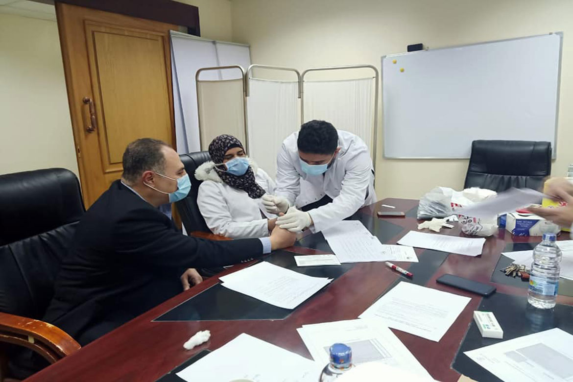Ain Shams University begins vaccinating medical teams in isolation hospitals with the Corona vaccine