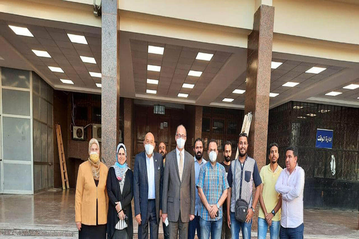 Vice President of Ain Shams University for Postgraduate Affairs, Community Service and Environmental Development in an inspection tour of the Faculty of Arts