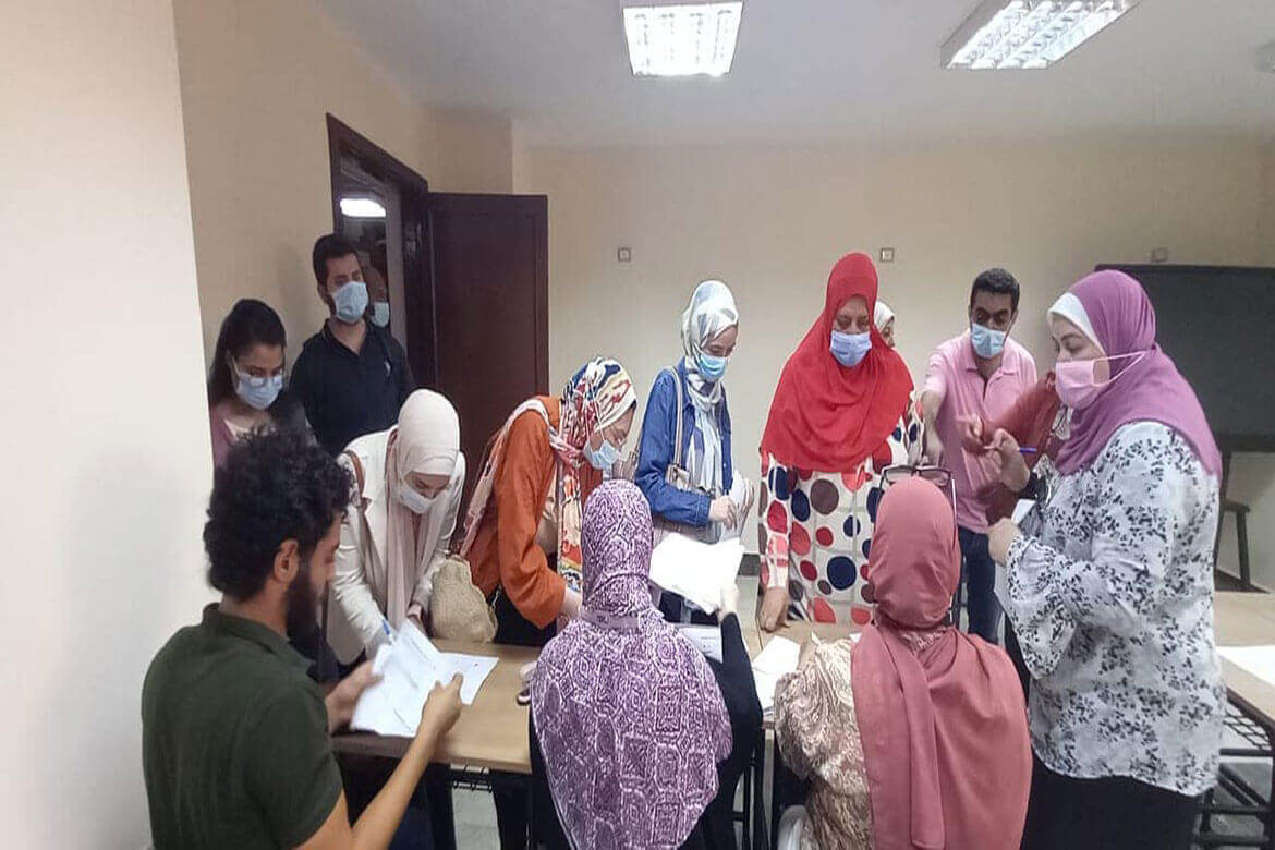 Faculty of Al-Alsun receives a preventive medicine campaign to vaccinate its employees against the emerging corona virus