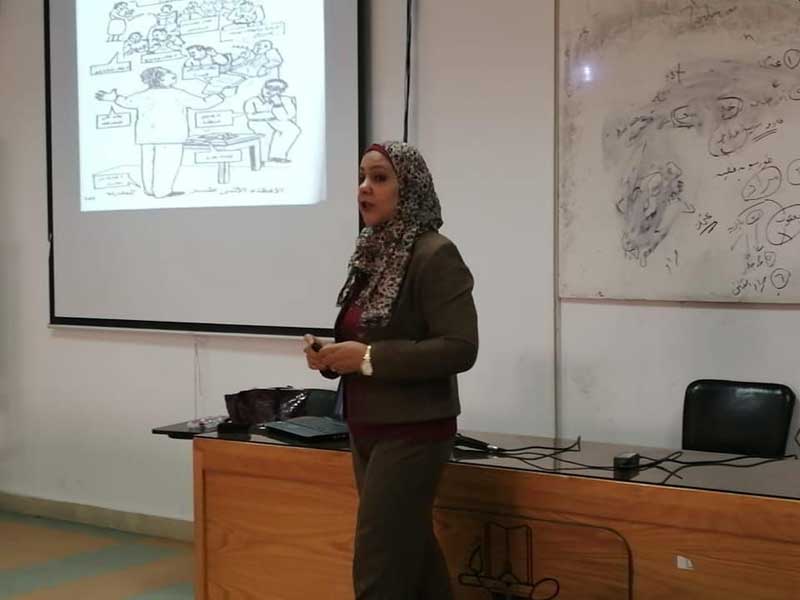 Effective presentation skills in the field of archeology, a training course at the Faculty of Archeology