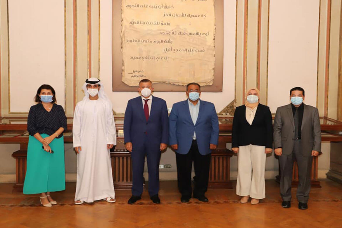 رئيس جامعة عين شمس يلتقي الملحق الثقافي لدولة الإمارات لدعم سبل التعاون