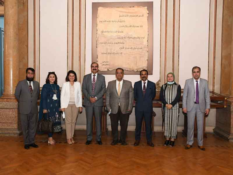 زيارة رئيس الجامعة الوطنية للغات الحديثة في باكستان لجامعة عين شمس