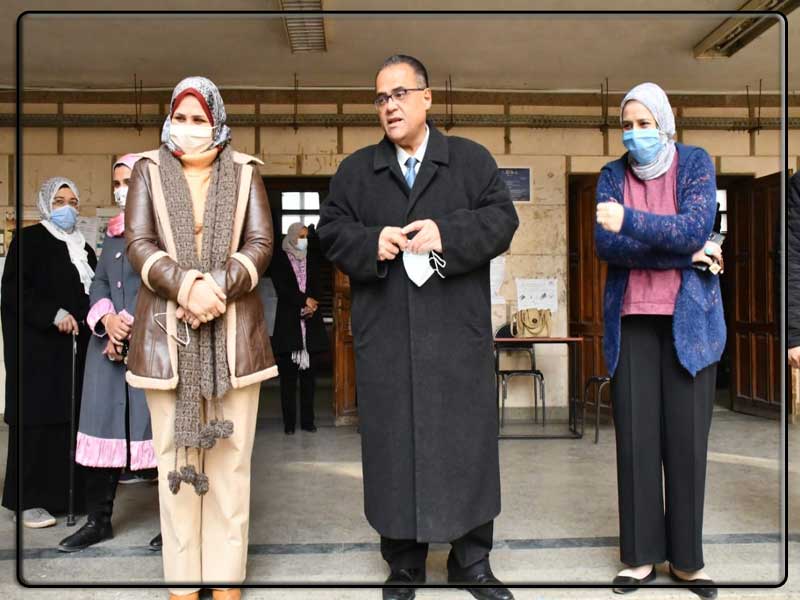 Vice President of Ain Shams University inspects the Faculty of Girls exams committees and calls to adhere to wearing masks