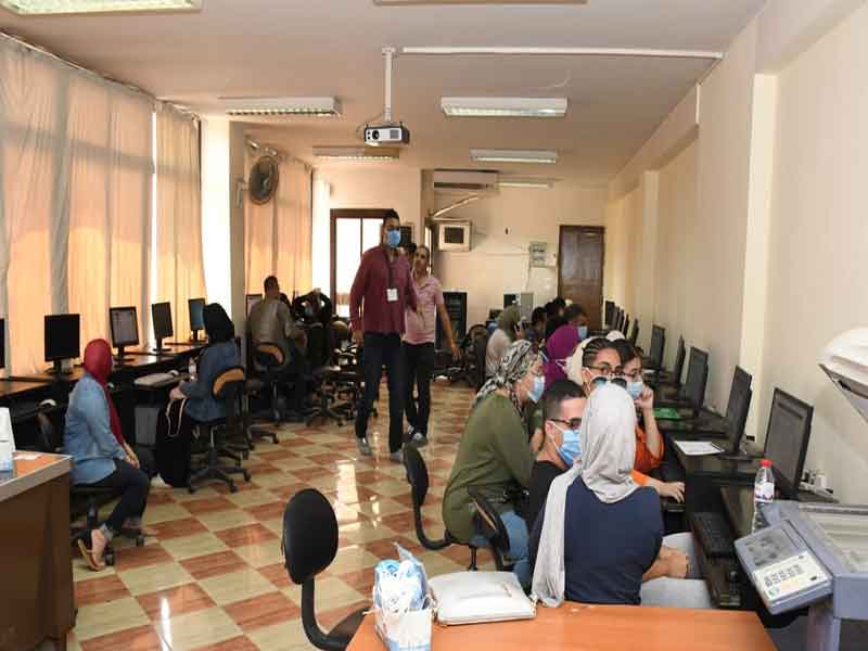 In the second phase of coordinating university admissions, a heavy turnout for the electronic coordination labs at the Faculty of Engineering, and Faculty of Girls