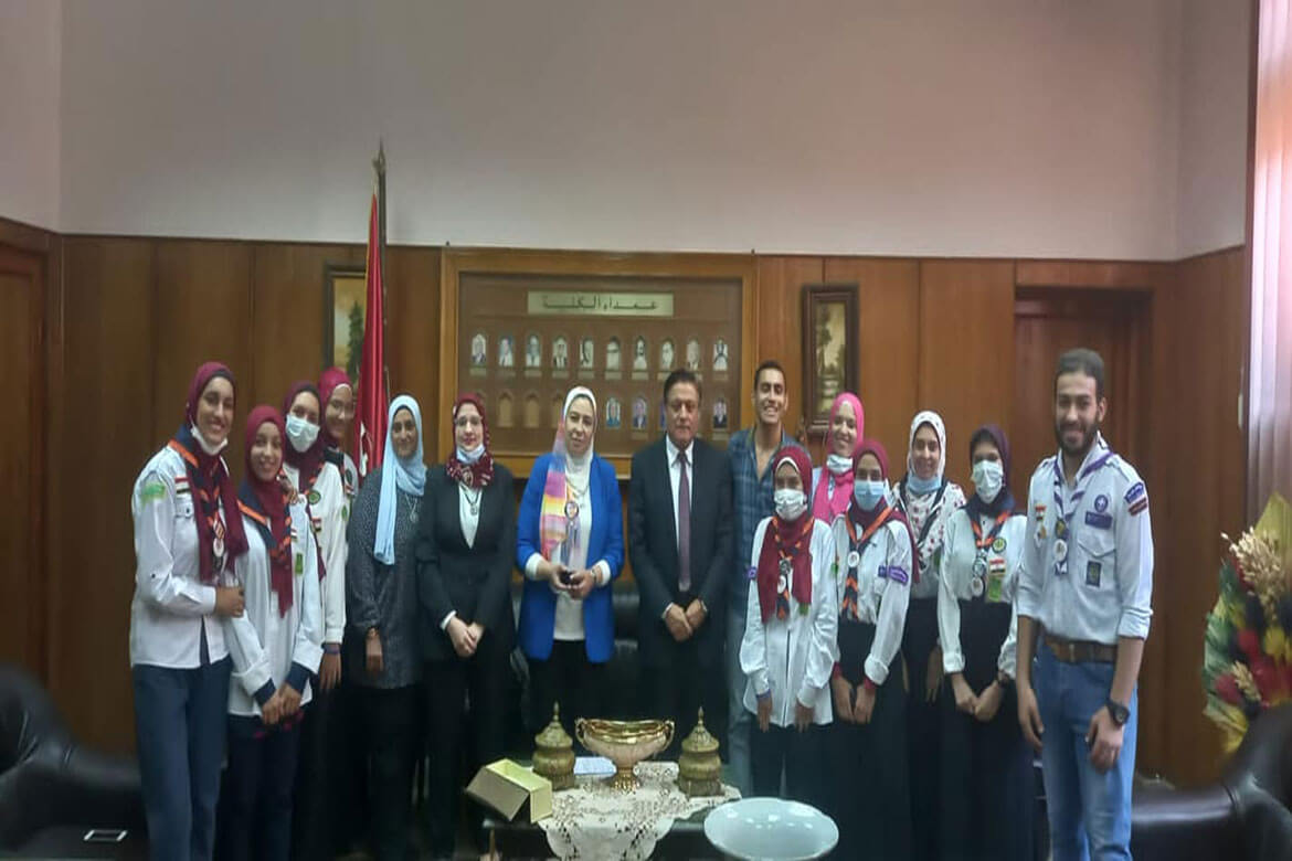 Faculty of Al-Alsun honors the scots team that won second place at the university level