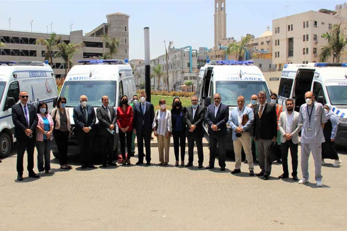 The President of Ain Shams University witnesses the inclusion of 5 ambulances at the highest level of medical equipment for the university's hospitals