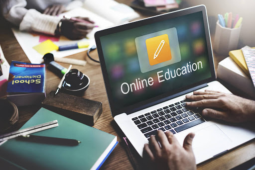 التعليم الإلكتروني  - مرحلة الدراسات العليا