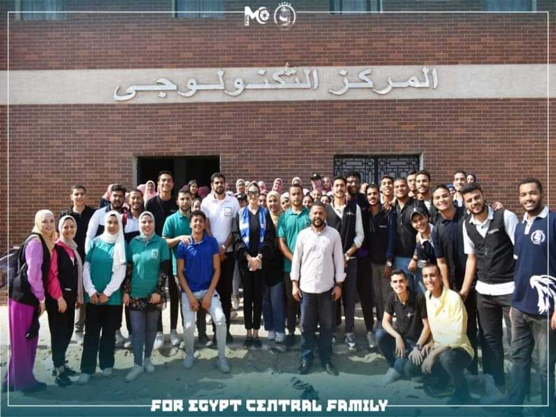 100 male and female students from Ain Shams University participate in supporting the presidential initiative "A Dignified Life"