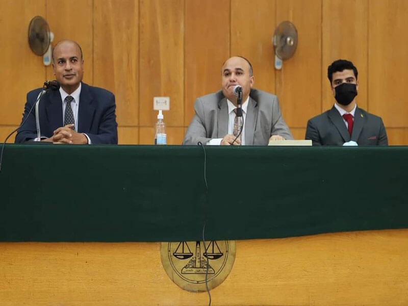 The Dean of the Faculty of Law in an open meeting with the students of the faculty