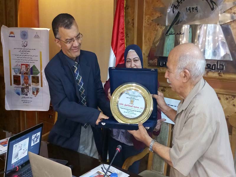 The Faculty of Education celebrates the scientist Saeed Ismail for receiving the State Appreciation Award