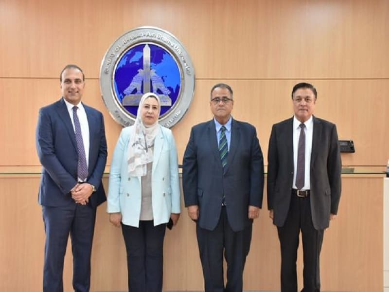 Ain Shams Vice President for Education and Students receives a high-ranking delegation from the Egyptian Ministry of Foreign Affairs at the Faculty of Al-Alsun