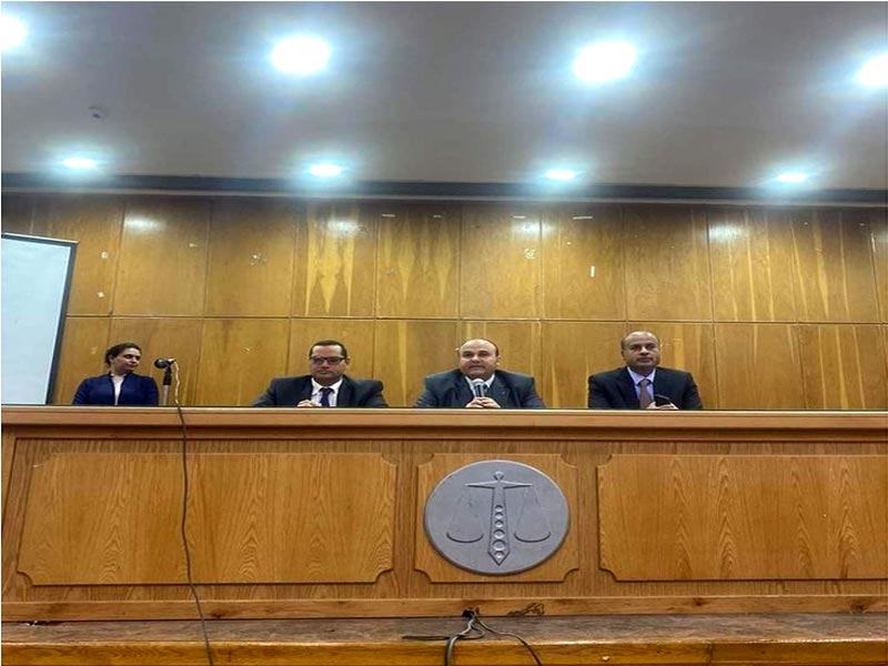طلاب حقوق عين شمس يقدمون نموذج محاكاة للمحكمة الاقتصادية بحضور عميد الكلية والوكلاء