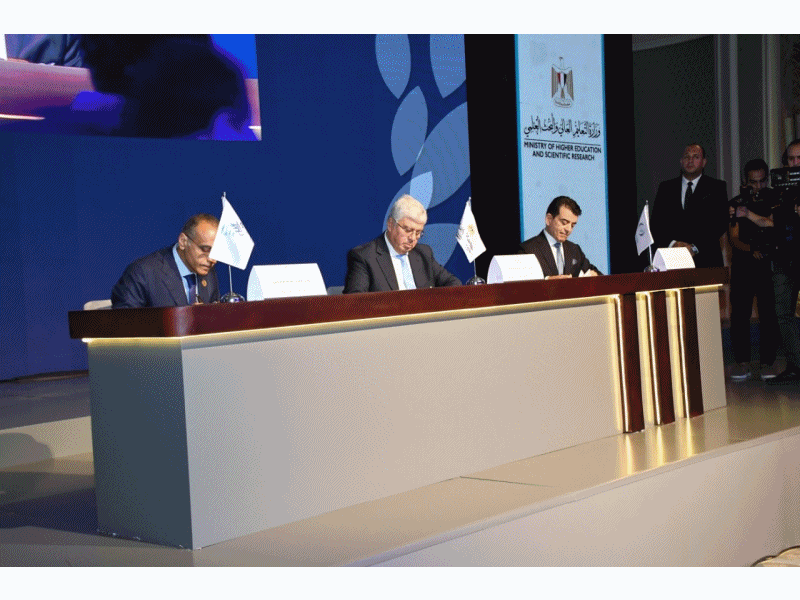 رئيس جامعة عين شمس يشهد مراسم إطلاق مشروع الشهادات الدولية المهنية في التدريس بالتعاون مع الإيسيسكو