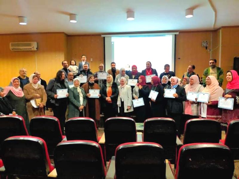 Faculty of Al-Alsun celebrates Mother's Day and honors its administrative staff