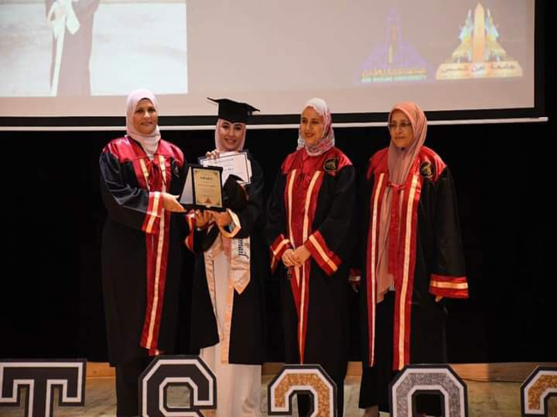 The Dean of the Faculty of Girls attends the graduation ceremony of the class of 2022 in the faculty