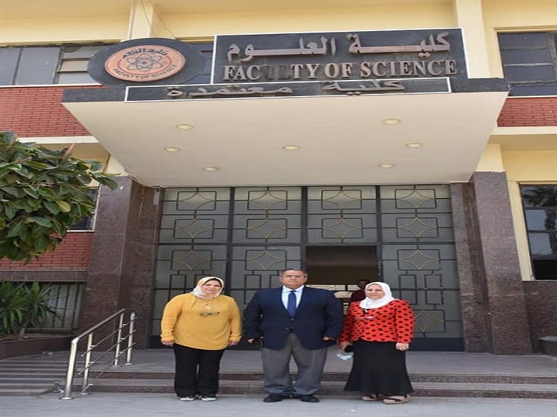 Prof. Dr. Abdel Fattah Saoud, Vice President of Ain Shams University visits the Examination panels of the Faculty of Science