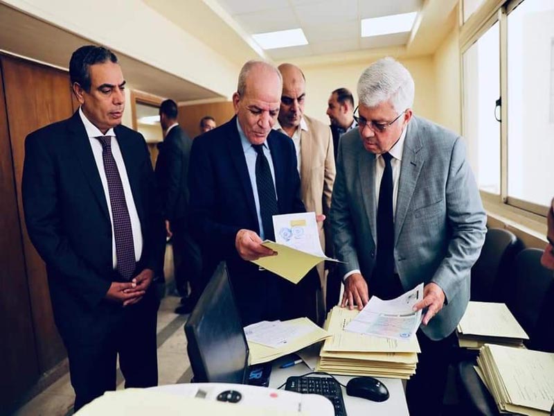 وزير التعليم العالي يتفقد مقر مكتب التنسيق بجامعة عين شمس