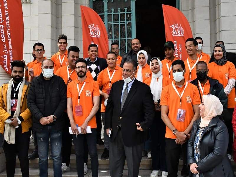 نائب رئيس جامعة عين شمس للتعليم والطلاب يفتتح مهرجان الأسر الطلابية بالجامعة