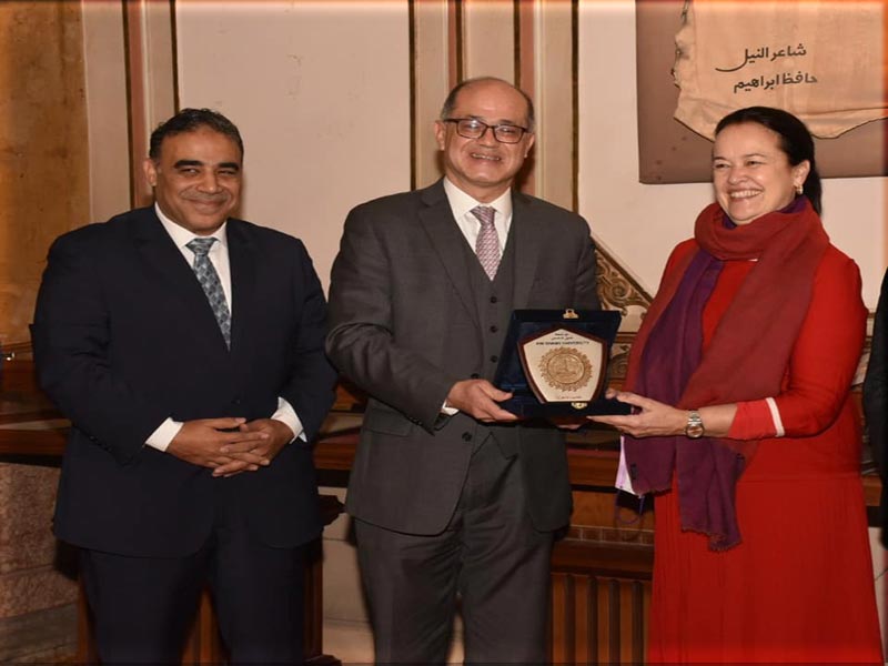 Vice President of Ain Shams University for Graduate Studies and Research meets the President of the European Society of Oncology