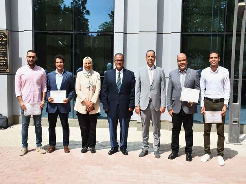 The Vice President of Ain Shams University for Education and Students honors the students of the Faculty of Engineering who won local and international competitions