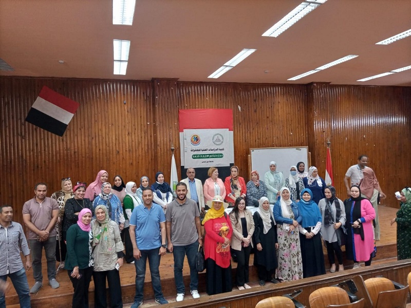 التغيرات المناخية والبصمة الكربونية وجهود الجامعة للتحول لجامعة خضراء.. ندوة بكلية الدراسات العليا للطفولة