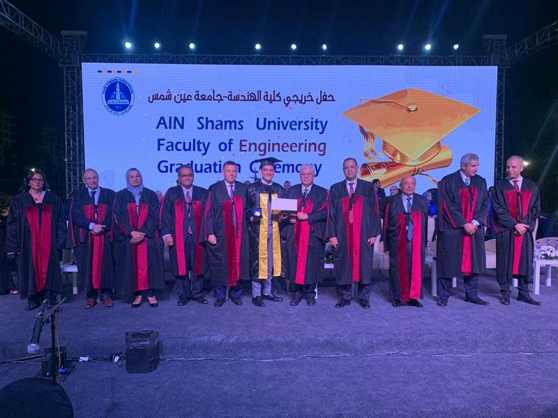 The Minister of Higher Education witnesses the graduation ceremony of the 2022 batch of students of the Faculty of Engineering