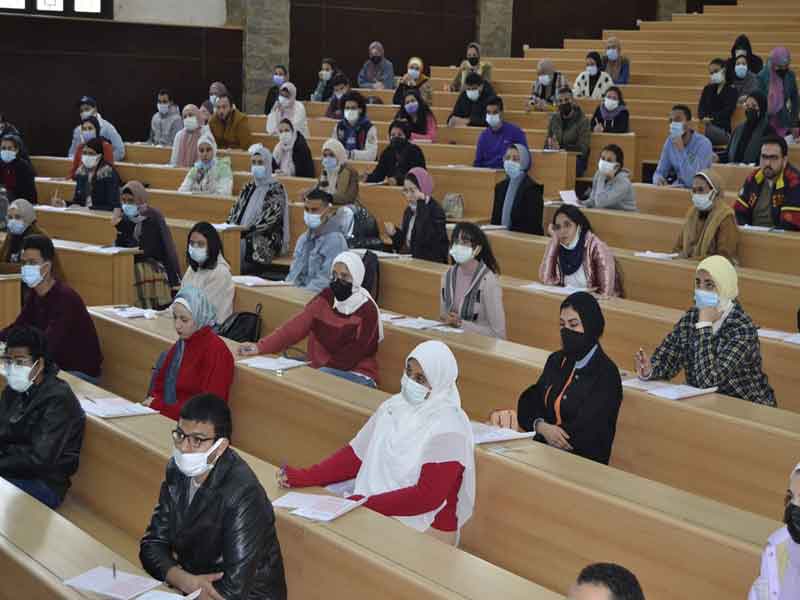 400 students from the Faculty of Business apply for the qualifying exams for the free English language scholarship, which is offered in cooperation with the American University