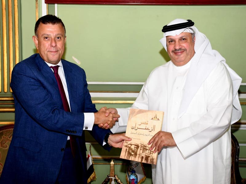 The President of Ain Shams University receives the Secretary-General of the Bahraini Parliament to discuss ways of cooperation