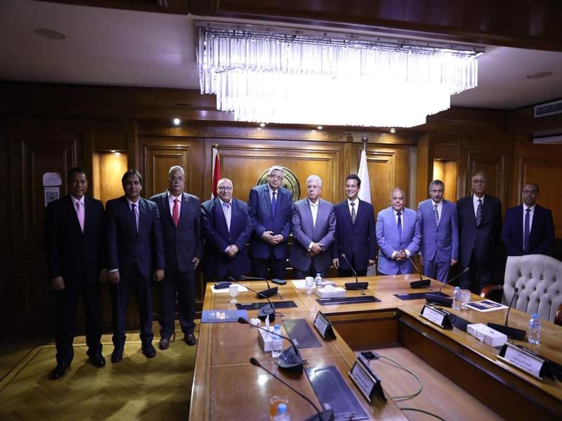 The Minister of Higher Education chairs the meeting of the Board of Directors of the Fund for the Care of Faculty staff and the teaching assistants in Universities, Institutes and Research Centers in its new formation