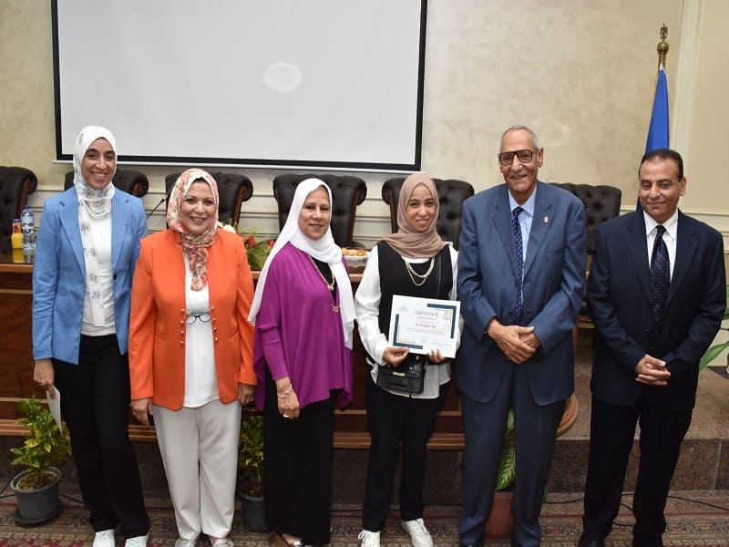 The first forum for graduates of the Physics Department, at the Faculty of Science