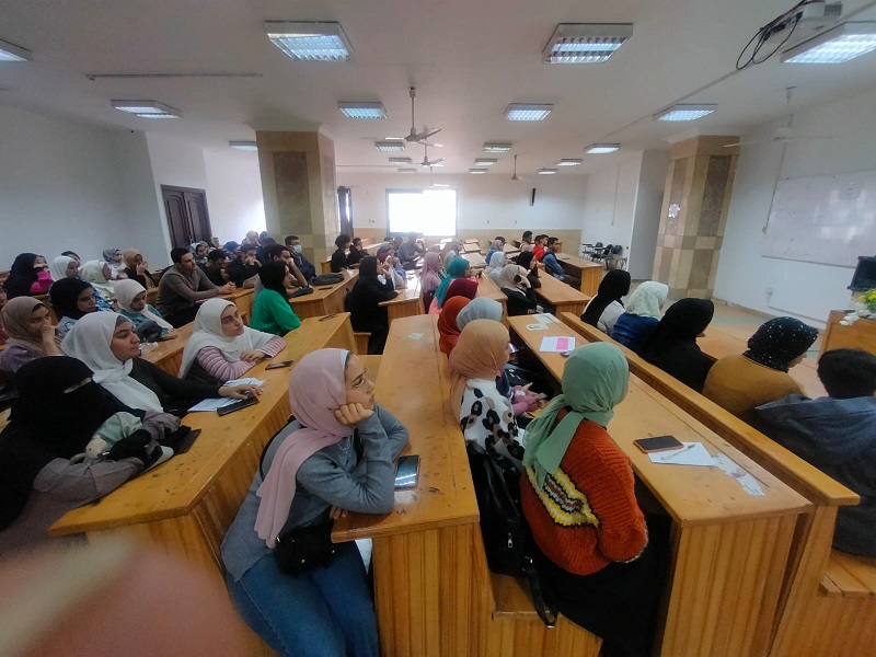 آثارعين شمس تستضيف ندوة توعوية من مركز التميز للاستدامة بالجامعة