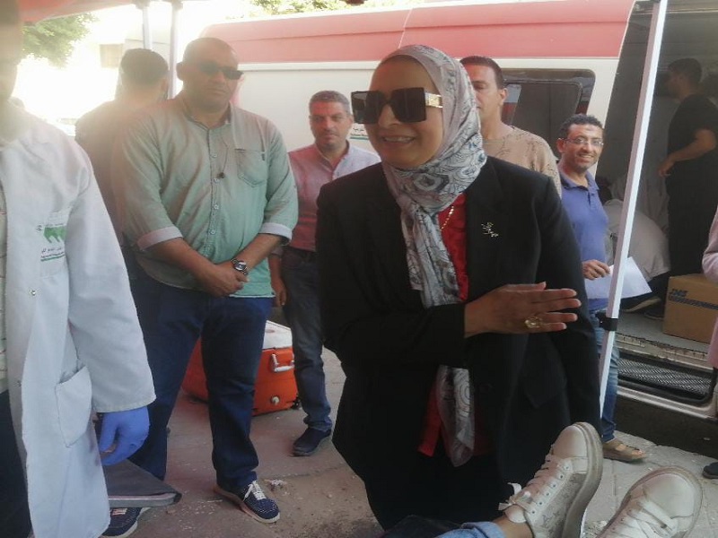 The President of Ain Shams University inspects the university's blood donation campaign in solidarity with the Palestinian brothers