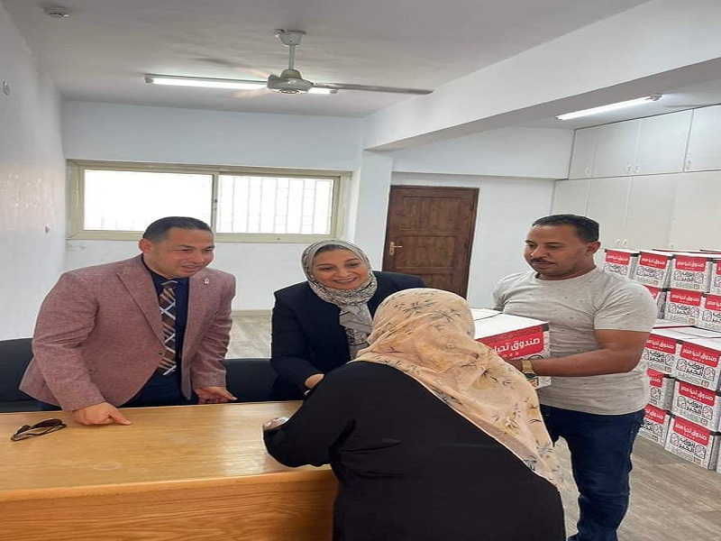 The Vice President for Community Affairs and Environmental Development shared the joy with the employees on Eid al-Adha by distributing El-Khair cartons