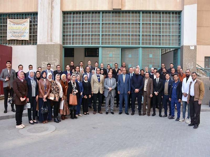 A souvenir photo of the faculty staff of the Faculty of Law and the teaching assistants participating in the examination work of January