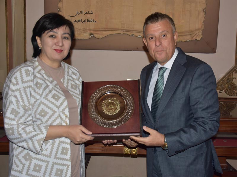 The President of Ain Shams University receives the delegation of the University of Tashkent, Uzbekistan